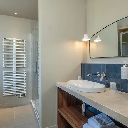 De La Hotel 4*